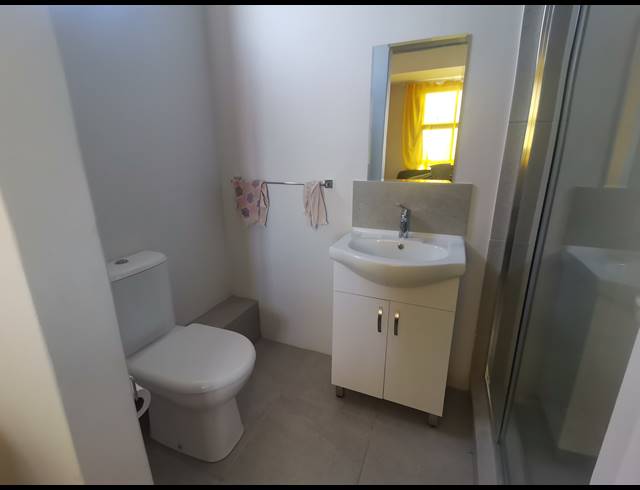 2 BEDROOM FLAT TO LET IN FYNNLAND
